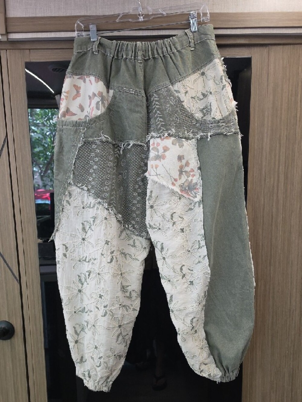 NWOT, POL PATCHWORK/EMBROIDERED COTTON PANTS)🌴 - Picture 16 of 16